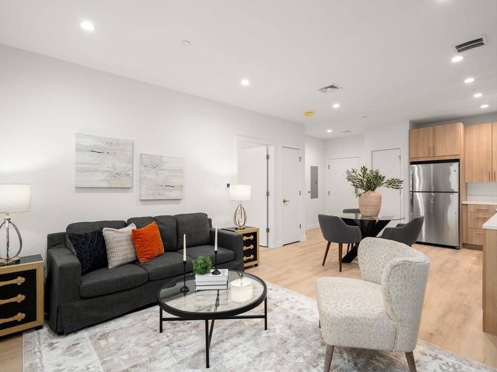 property viewer photo 6
