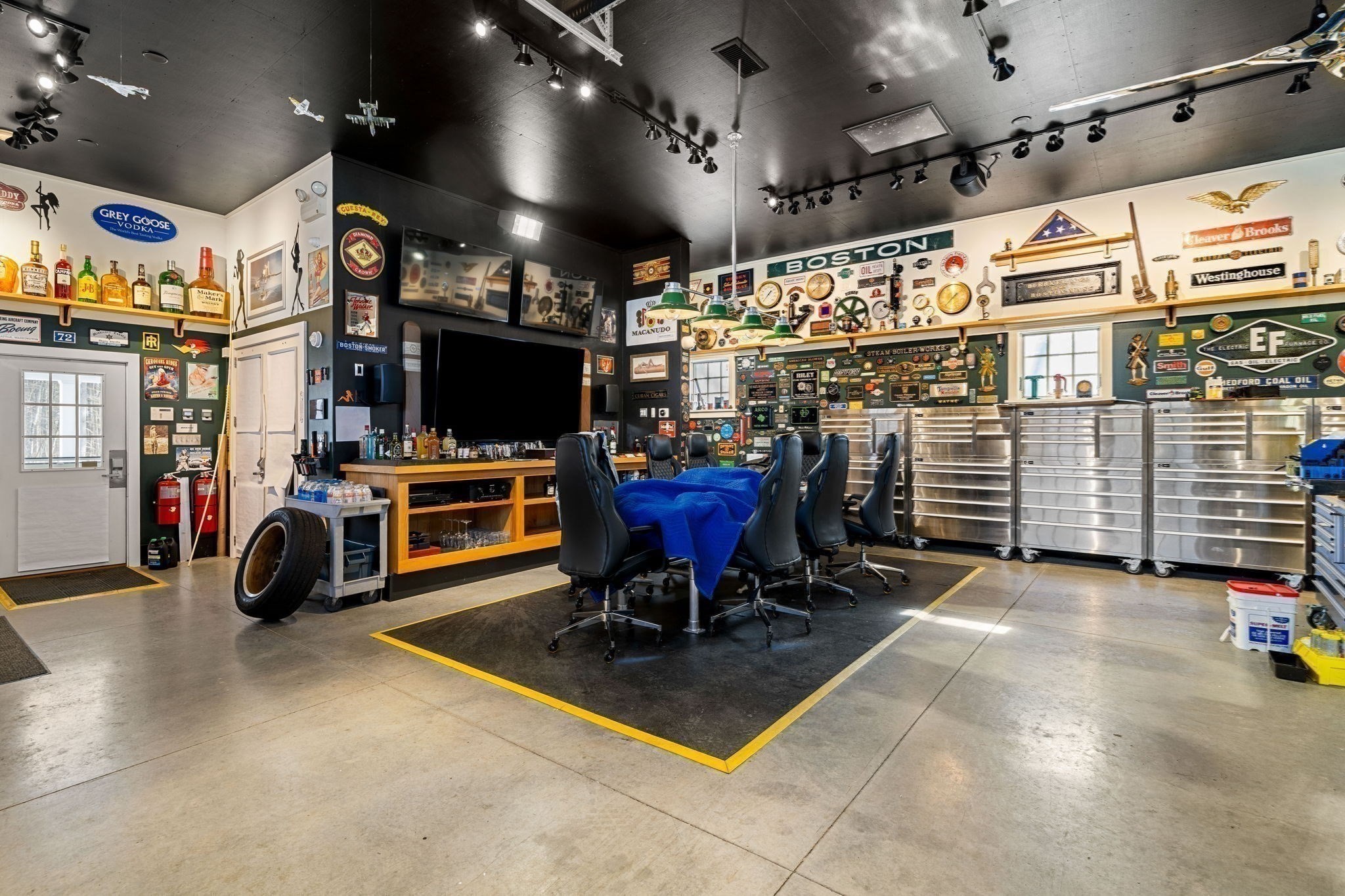 main property photo 36