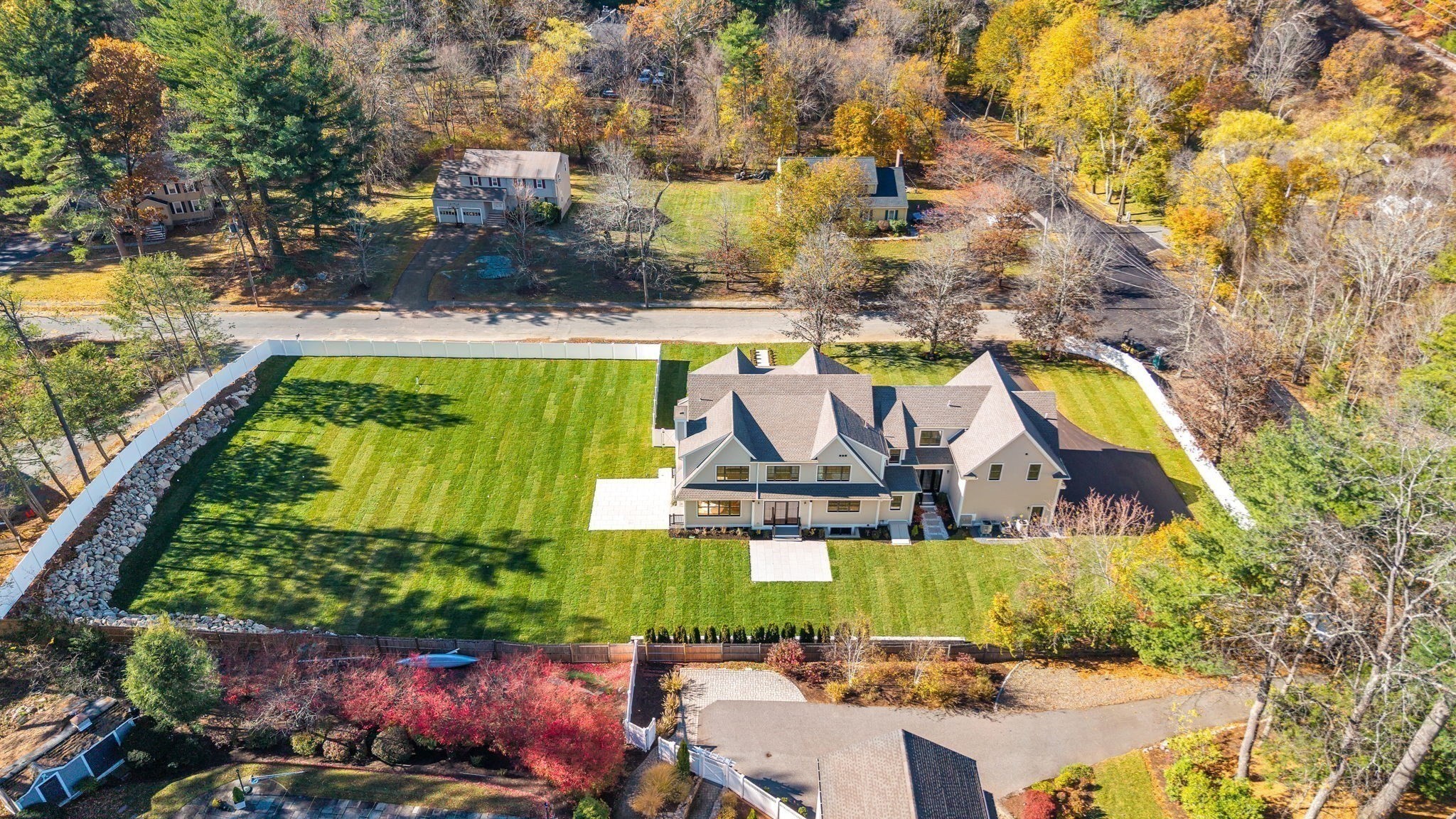 main property photo 28