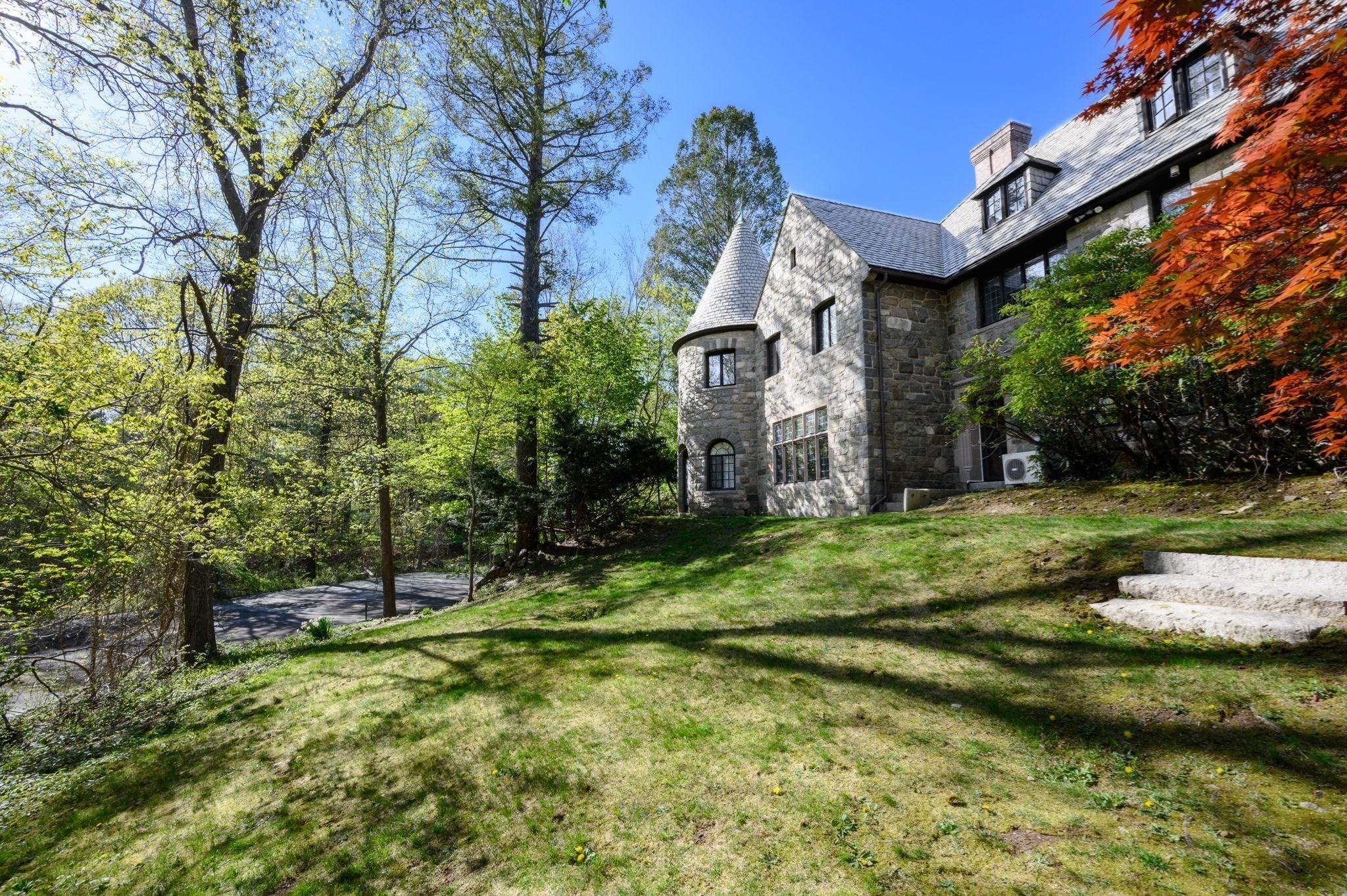 main property photo 31