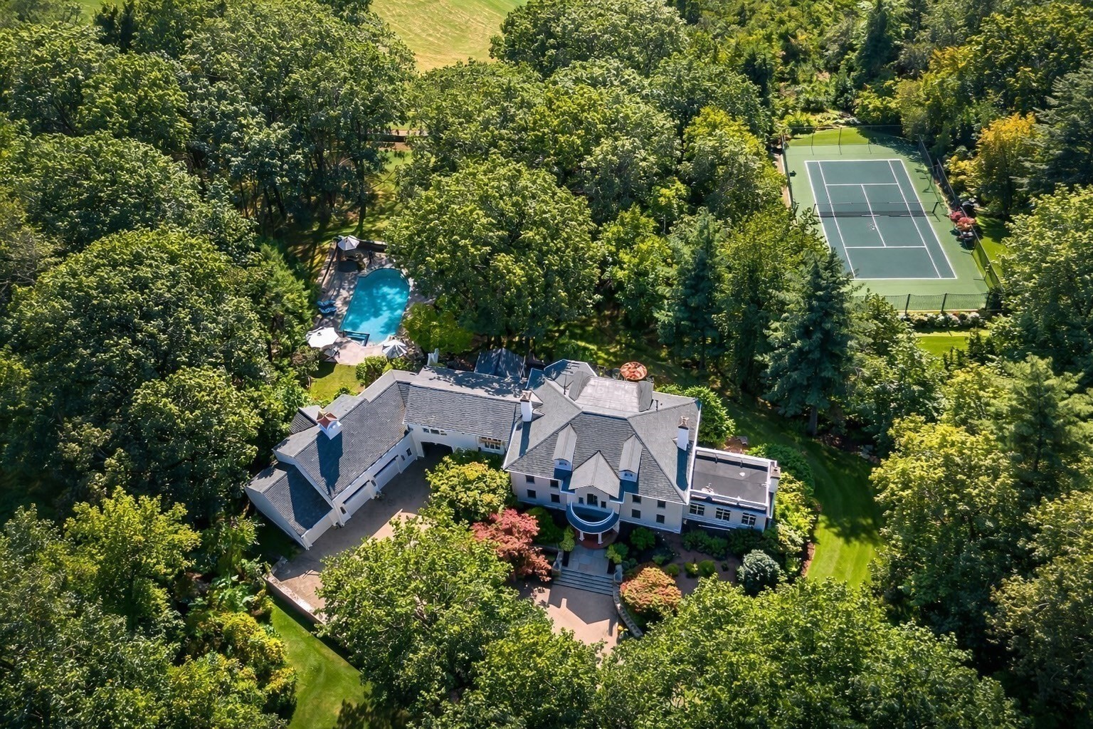 main property photo 5