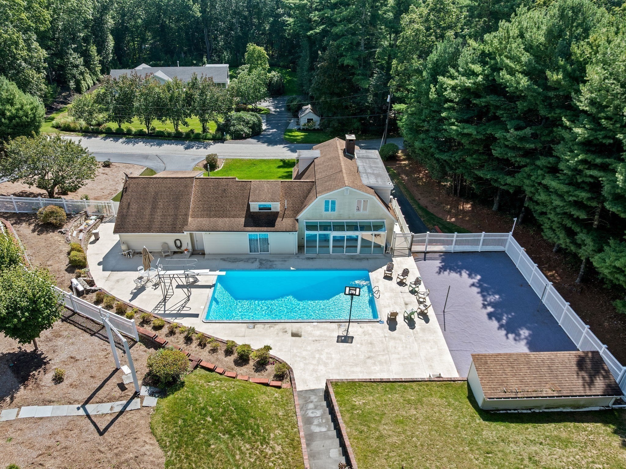 main property photo 18