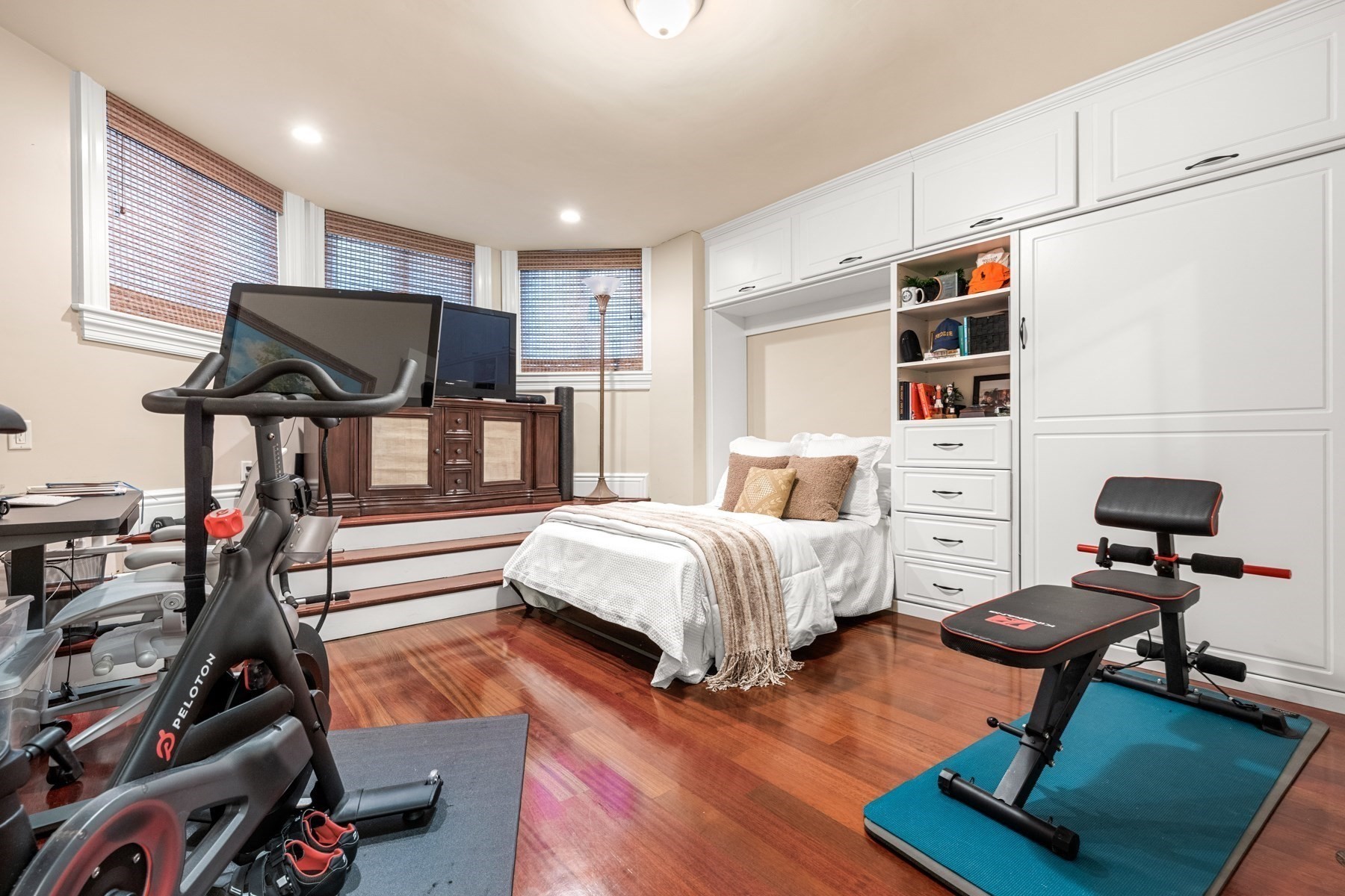 main property photo 24