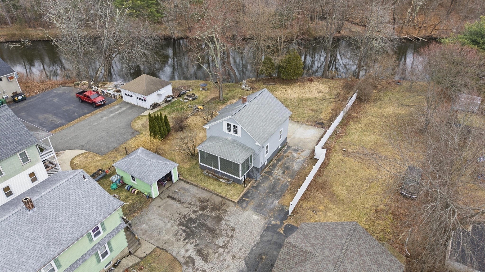 main property photo 9