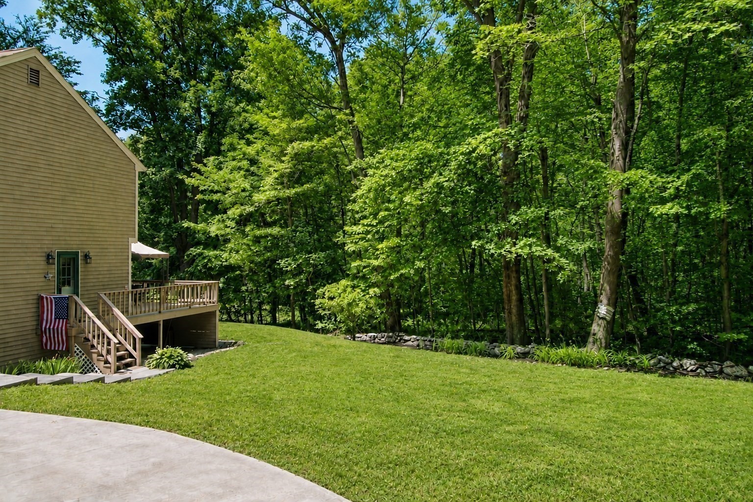 main property photo 20