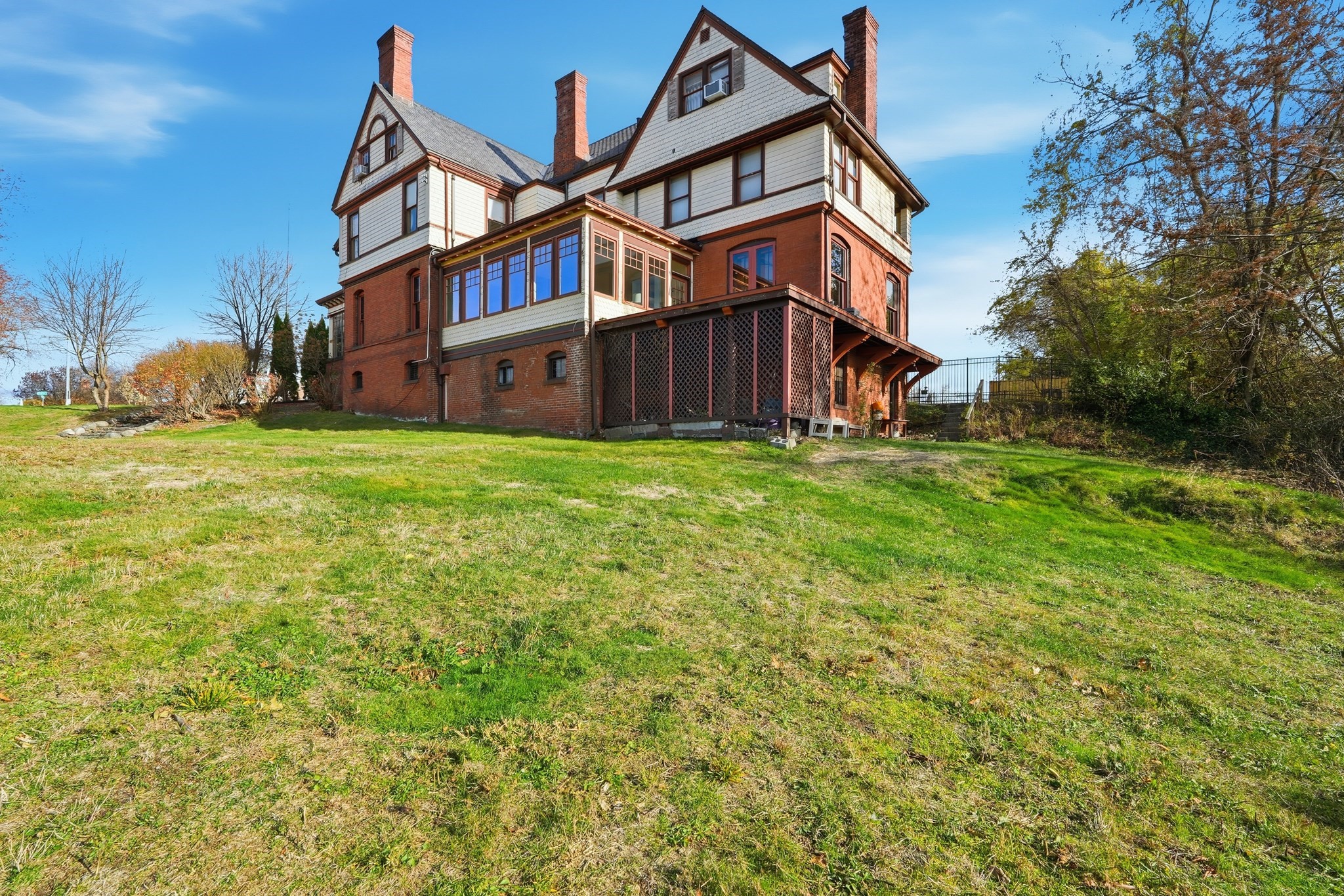 main property photo 40