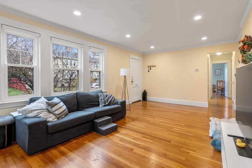property viewer photo 3