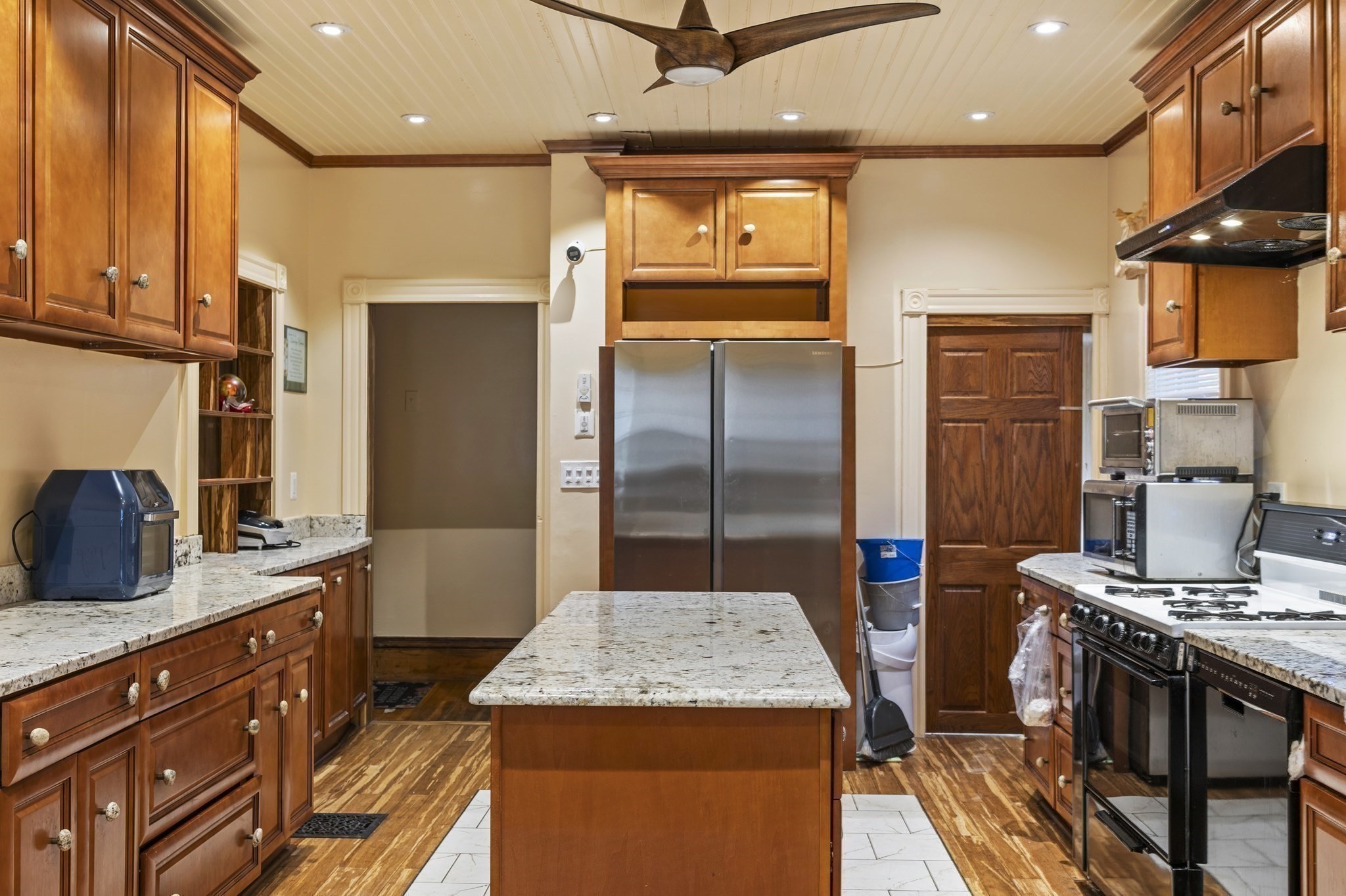 main property photo 7