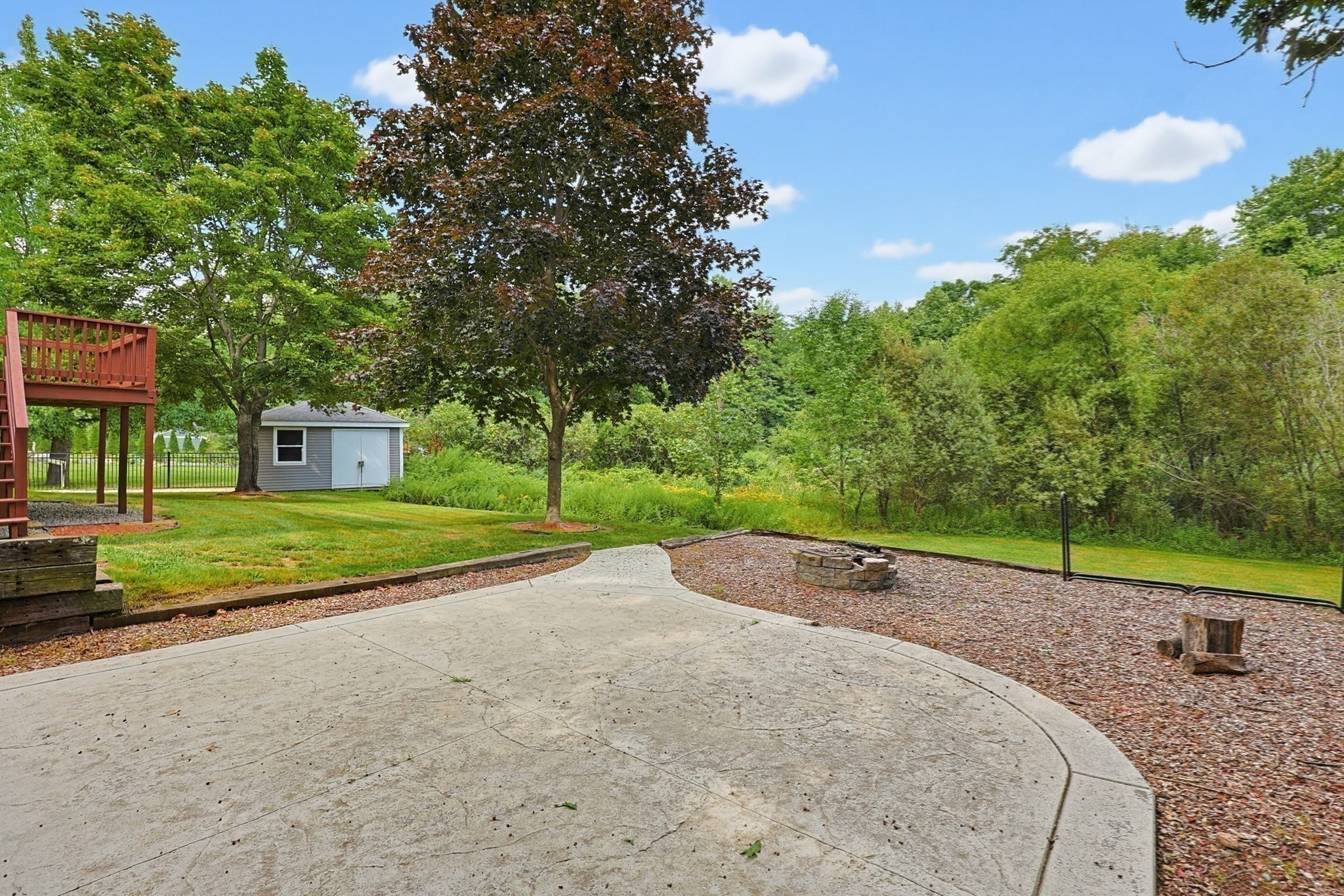main property photo 33