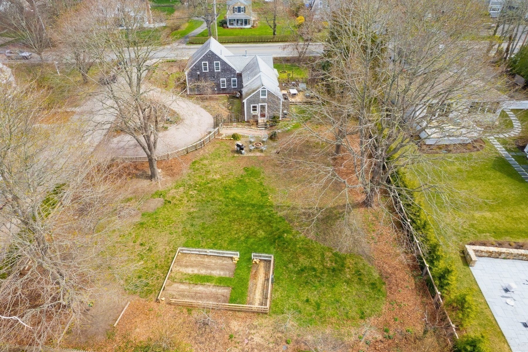 main property photo 36