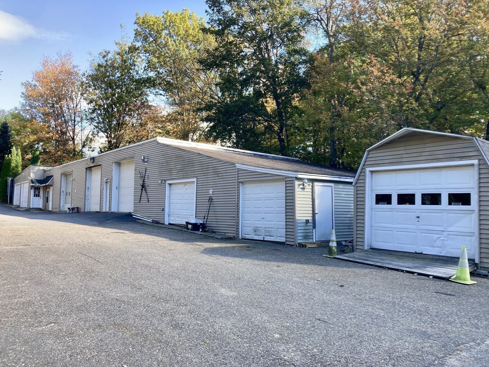 main property photo 40