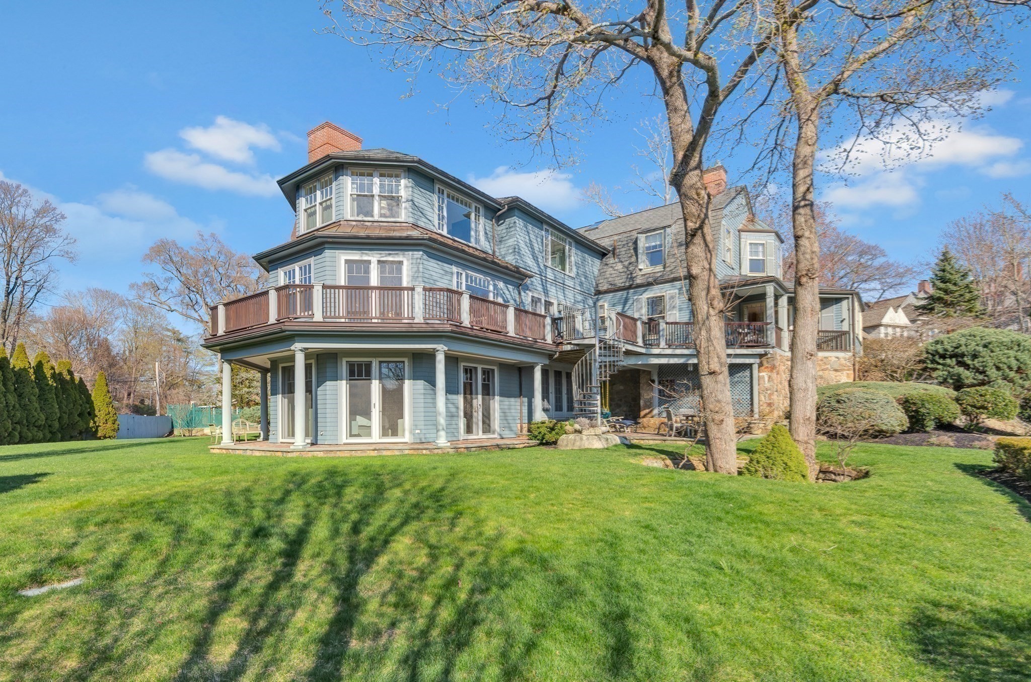main property photo 32
