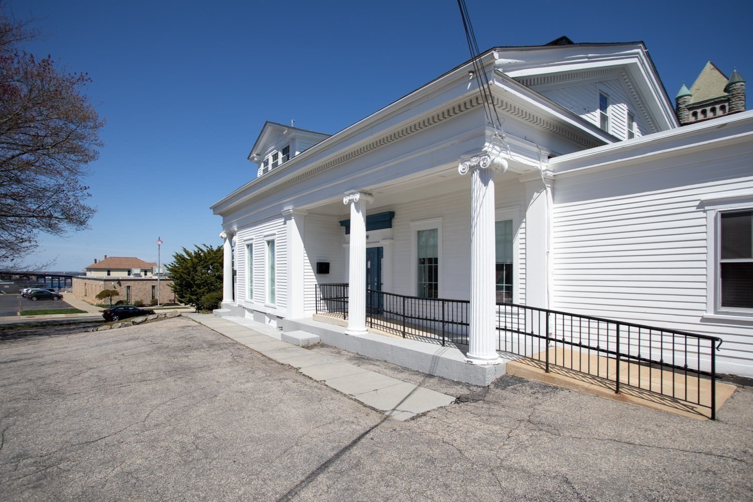 main property photo 7
