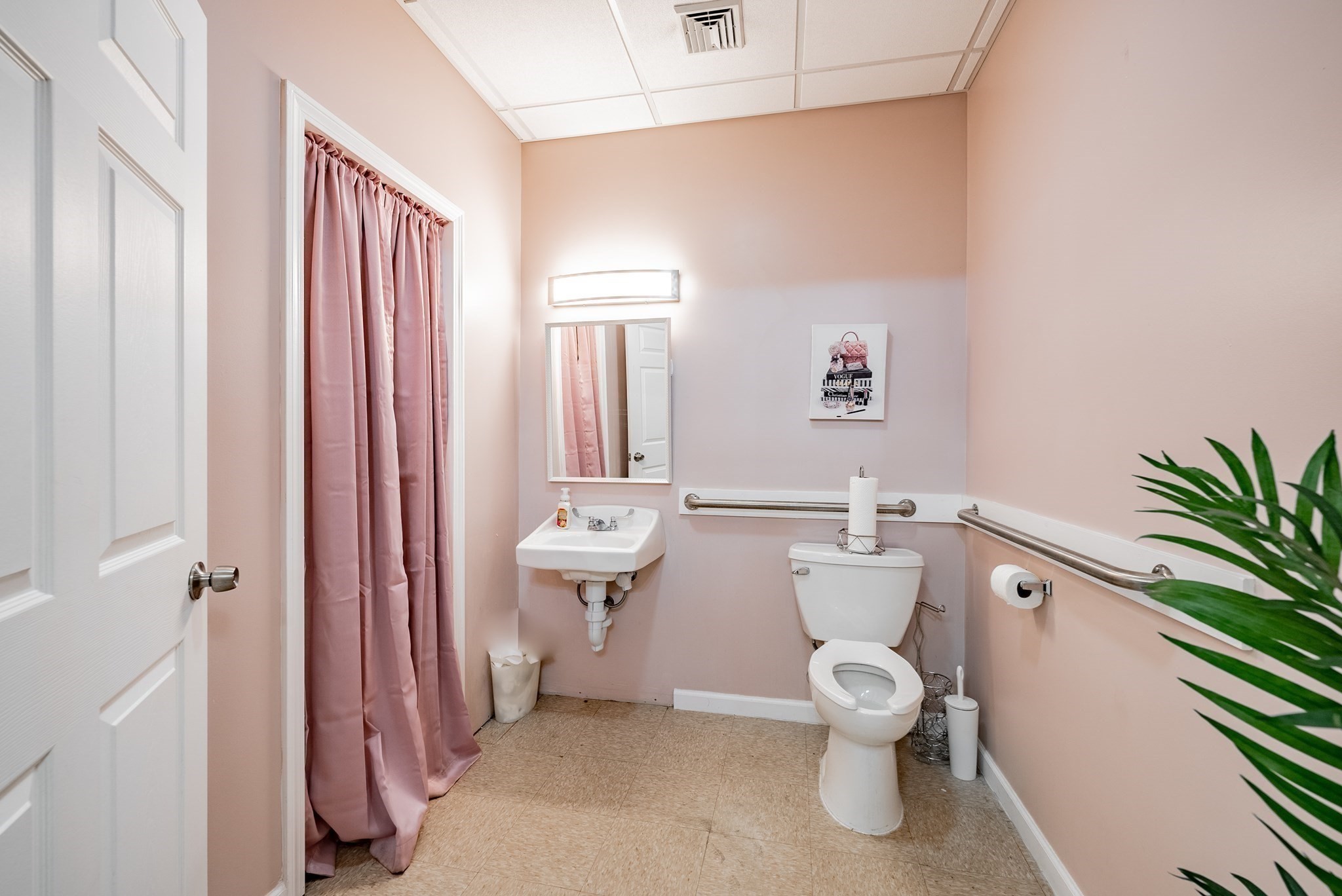 main property photo 7