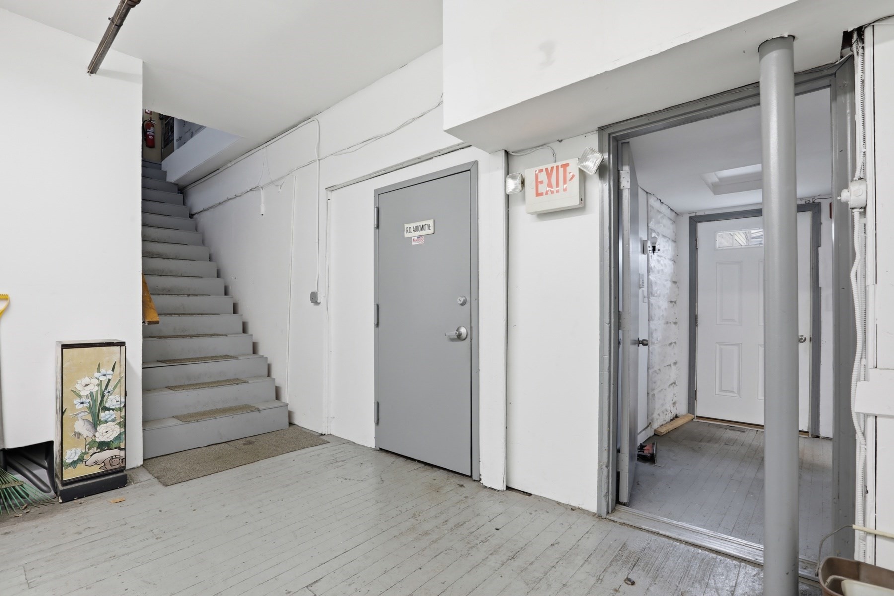 main property photo 14