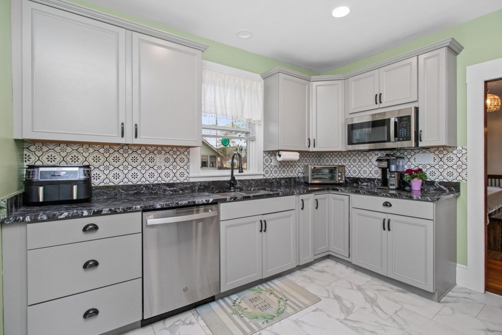 property viewer photo 13