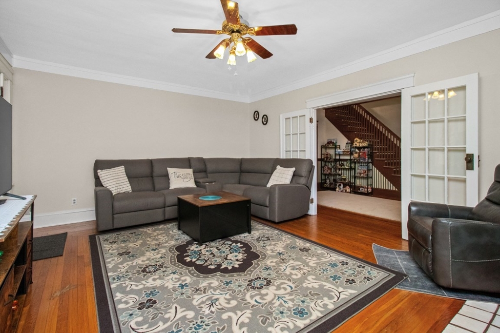 property viewer photo 9