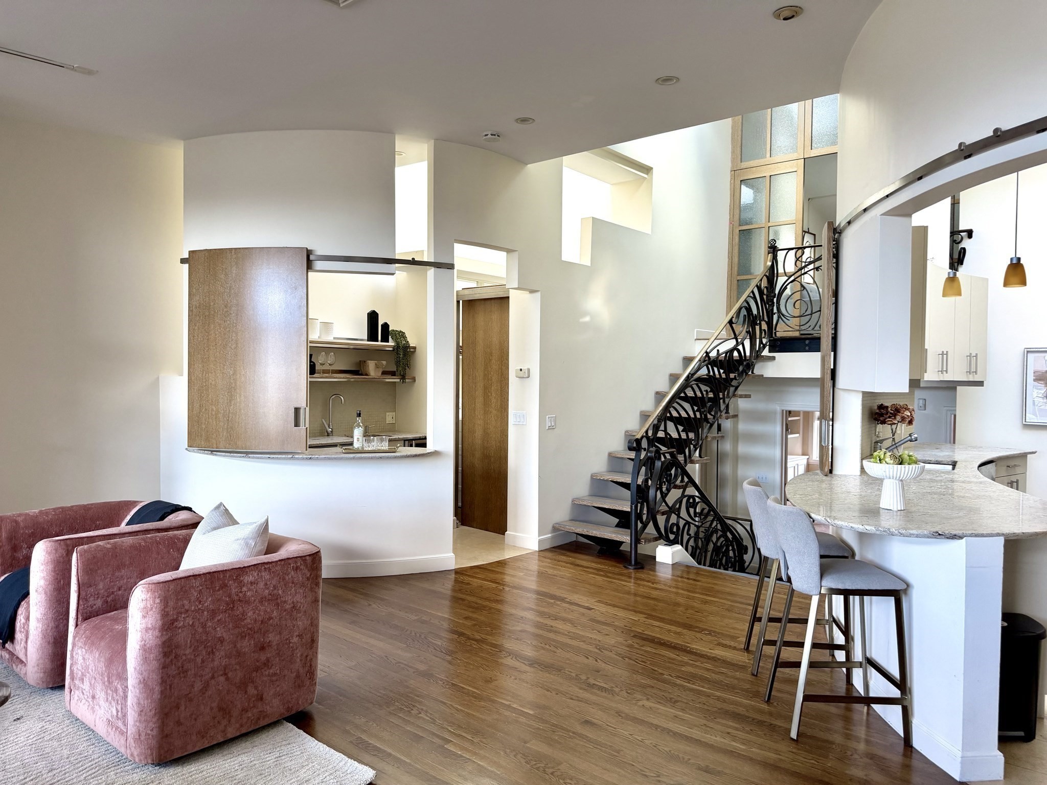 main property photo 9