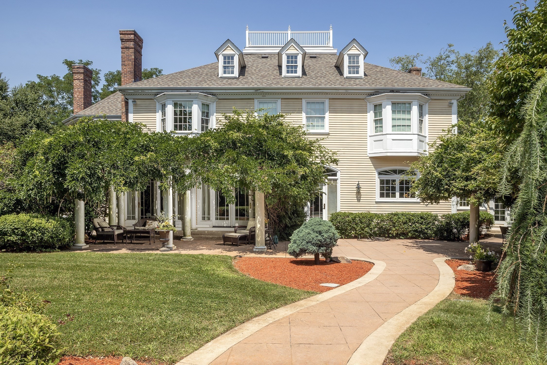 main property photo 2