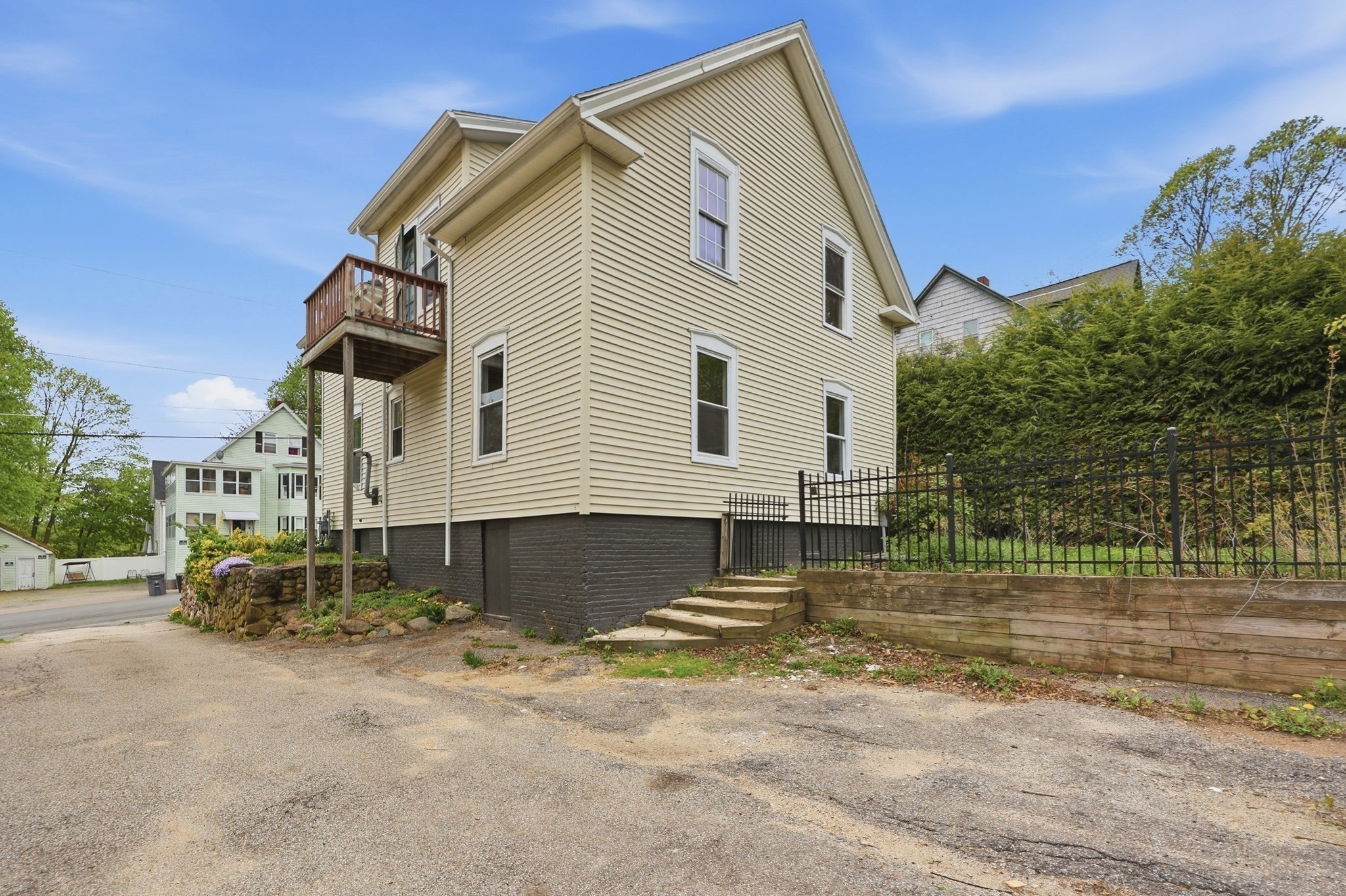 main property photo 40