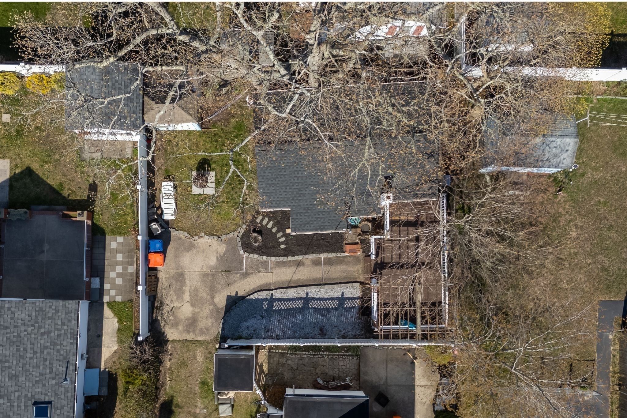 main property photo 28