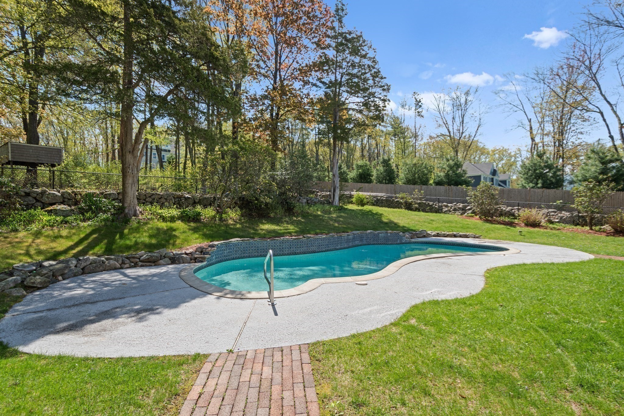 main property photo 32