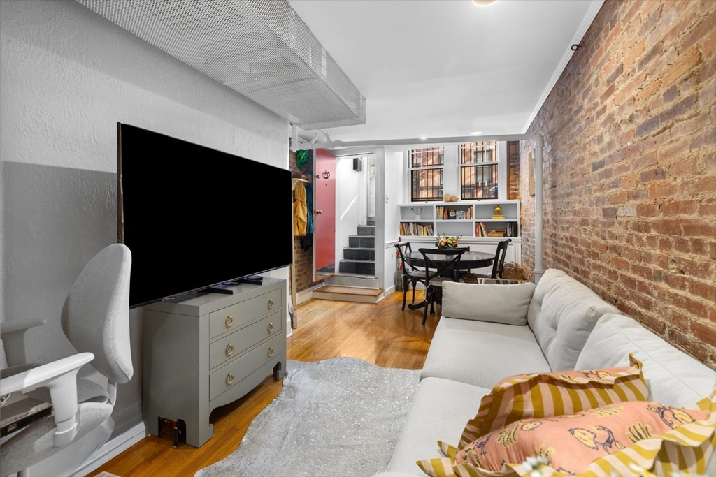property viewer photo 1