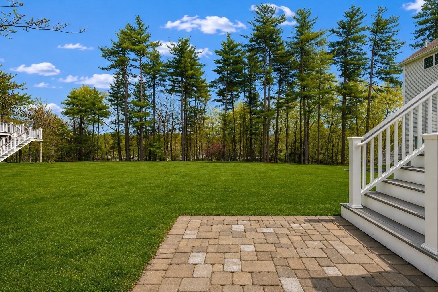 main property photo 28