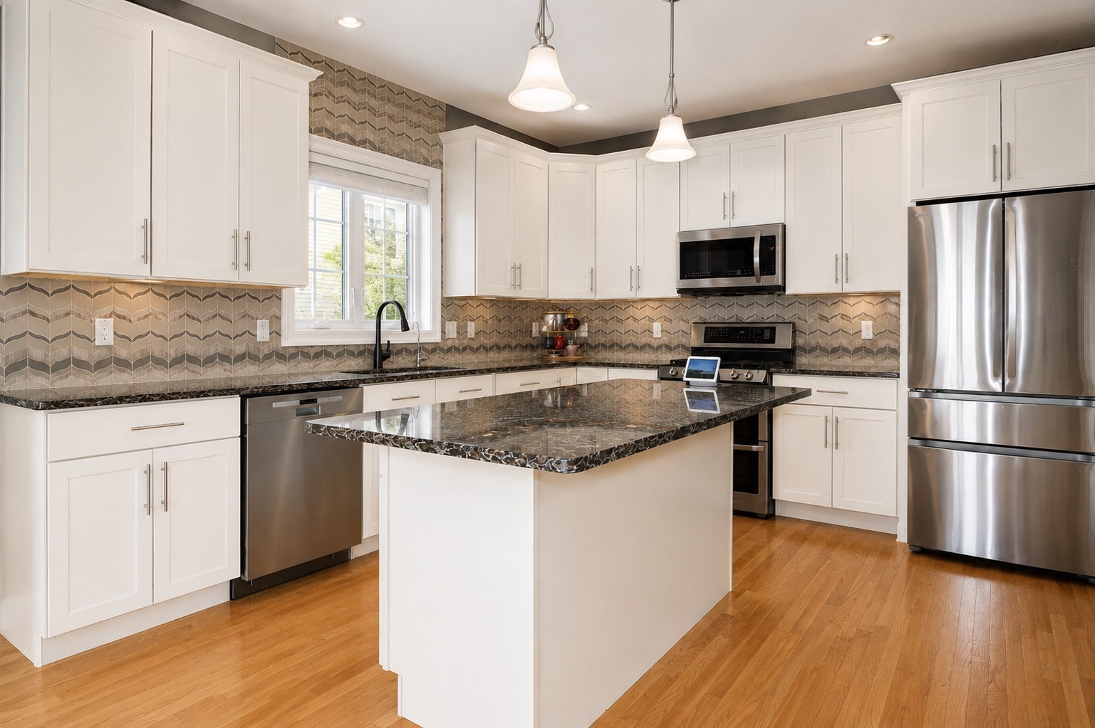 main property photo 9
