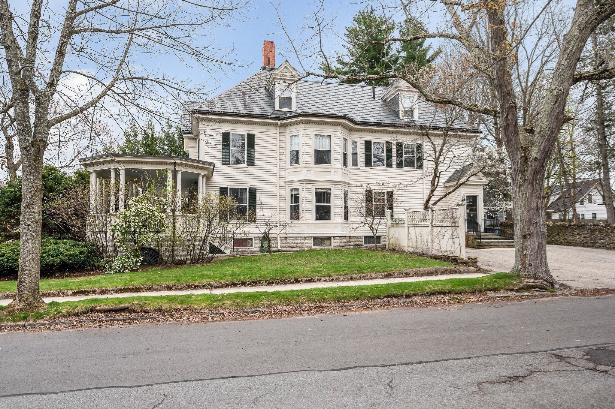 main property photo 34