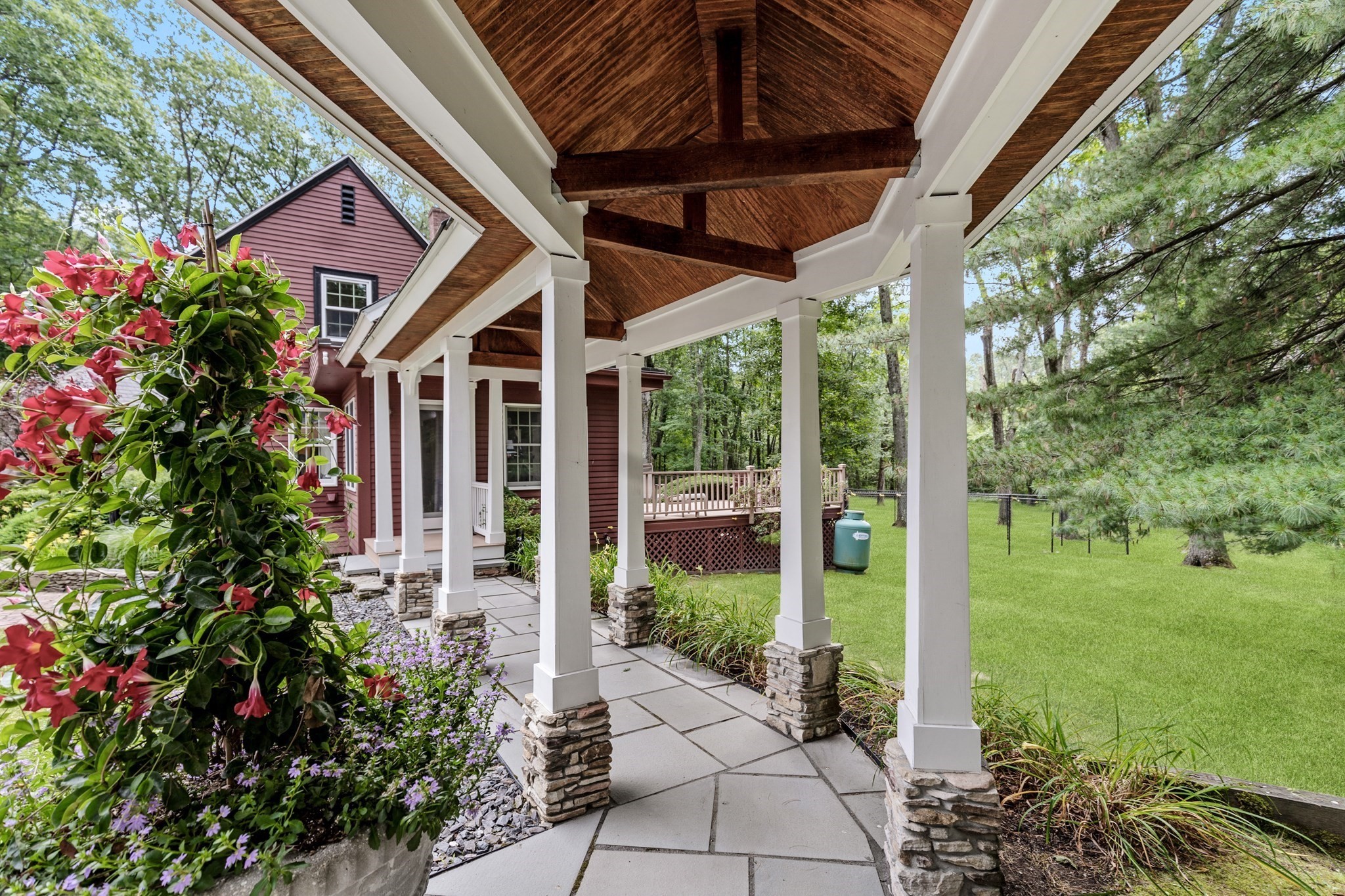 main property photo 25