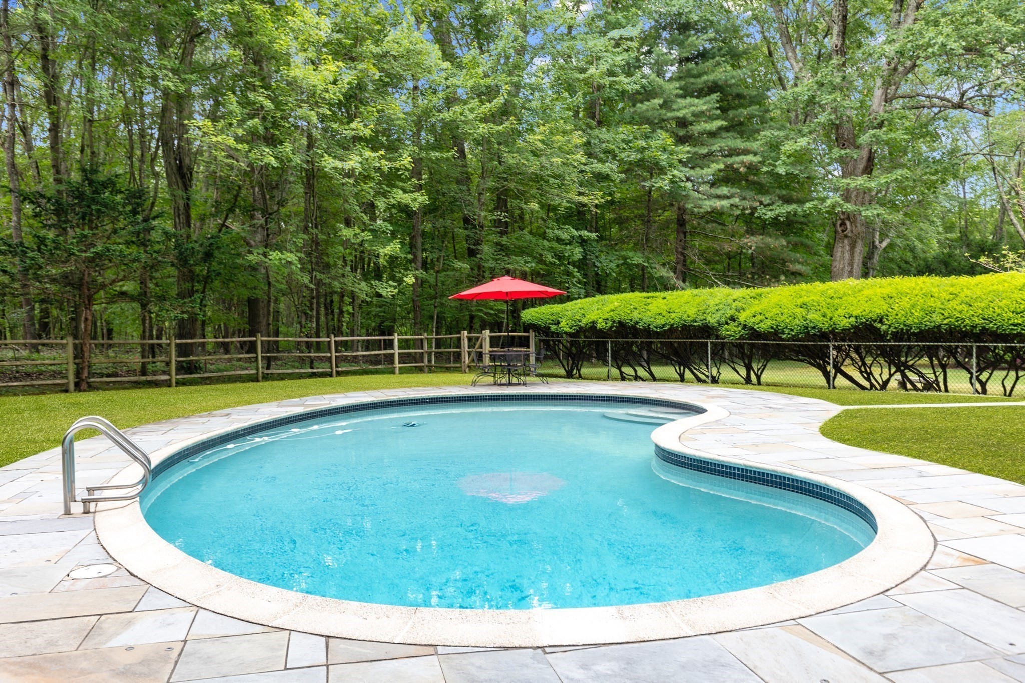 main property photo 29
