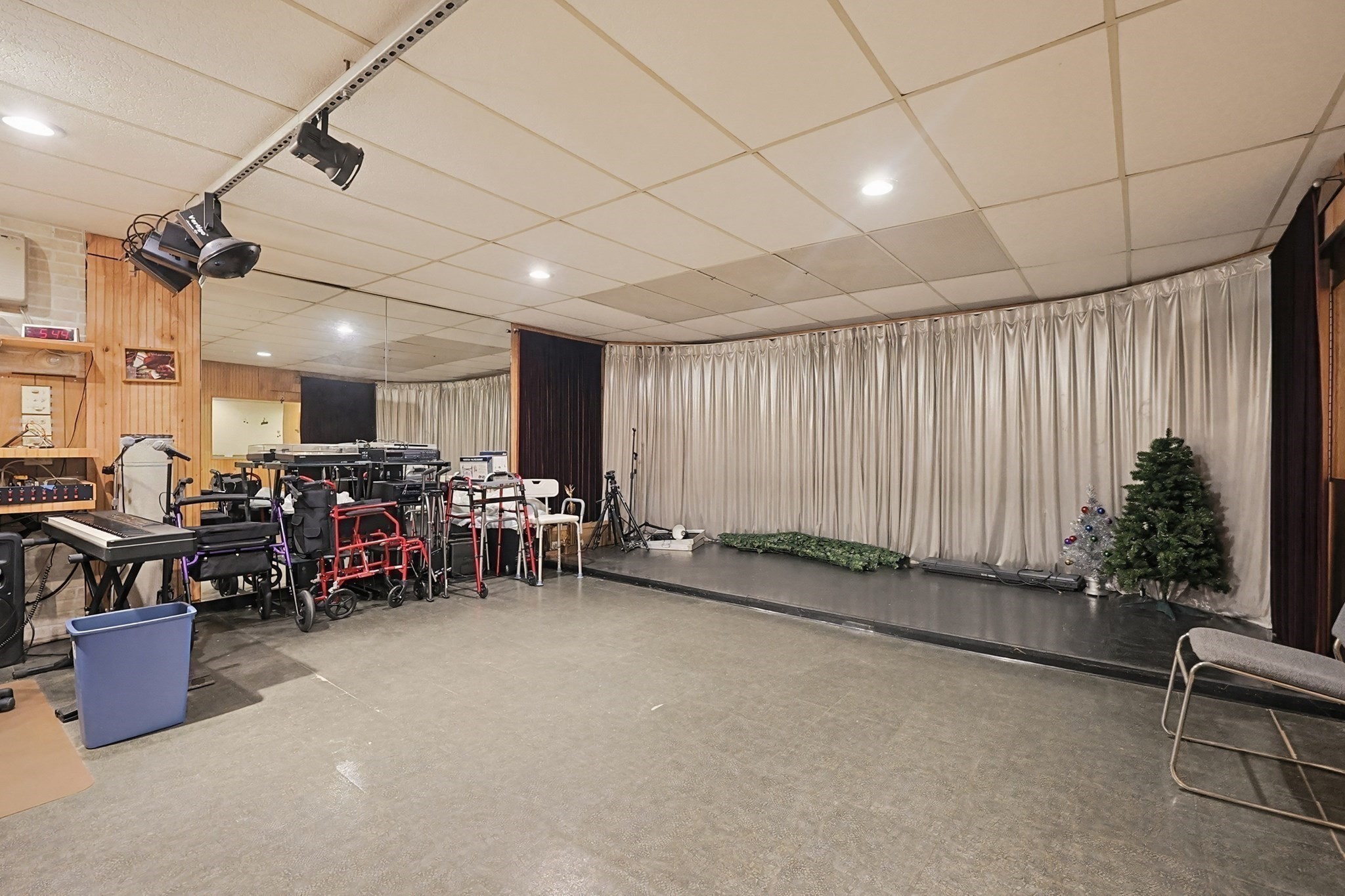 main property photo 23