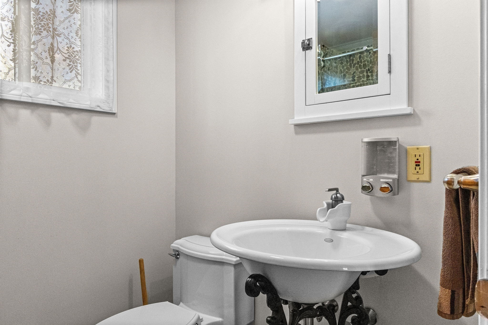main property photo 16