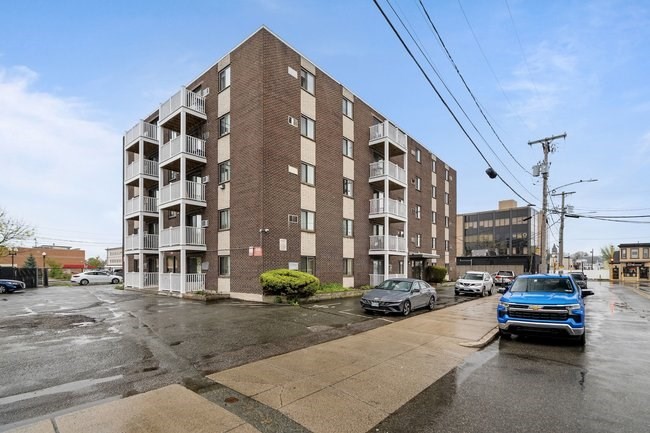 main property photo 13