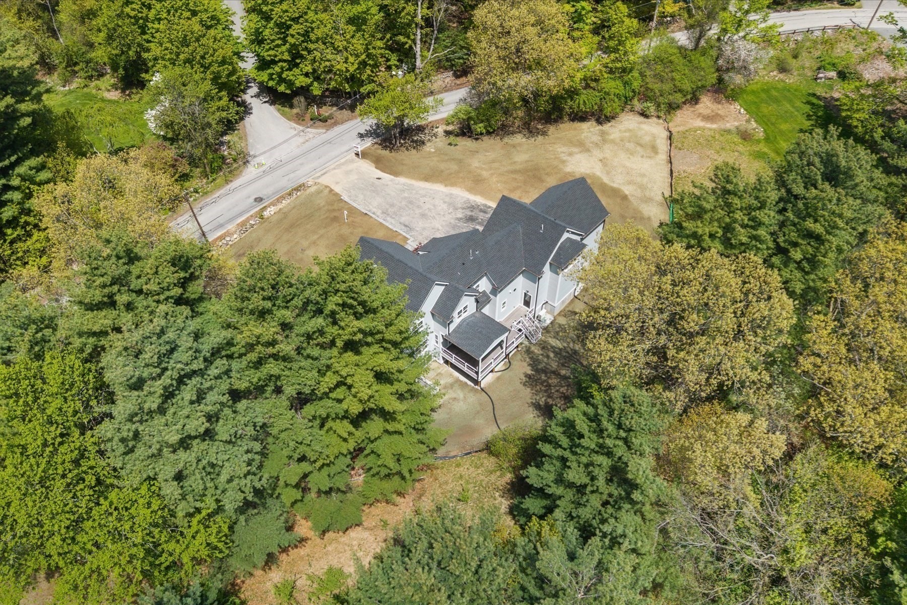 main property photo 40