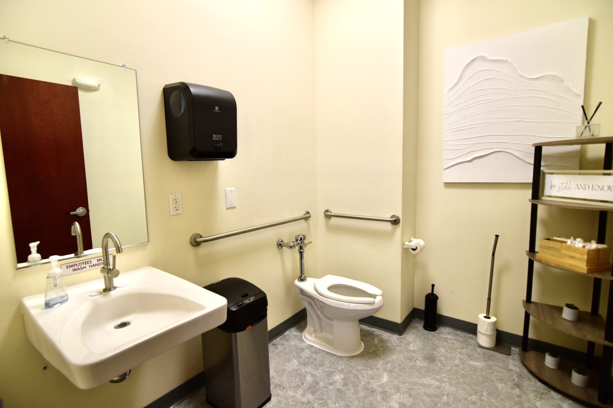 main property photo 5