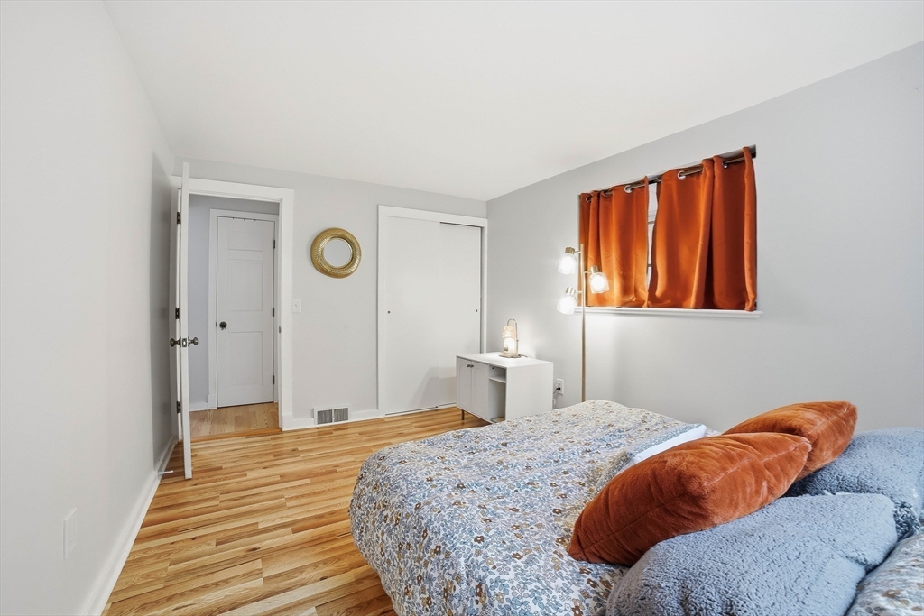 property viewer photo 9