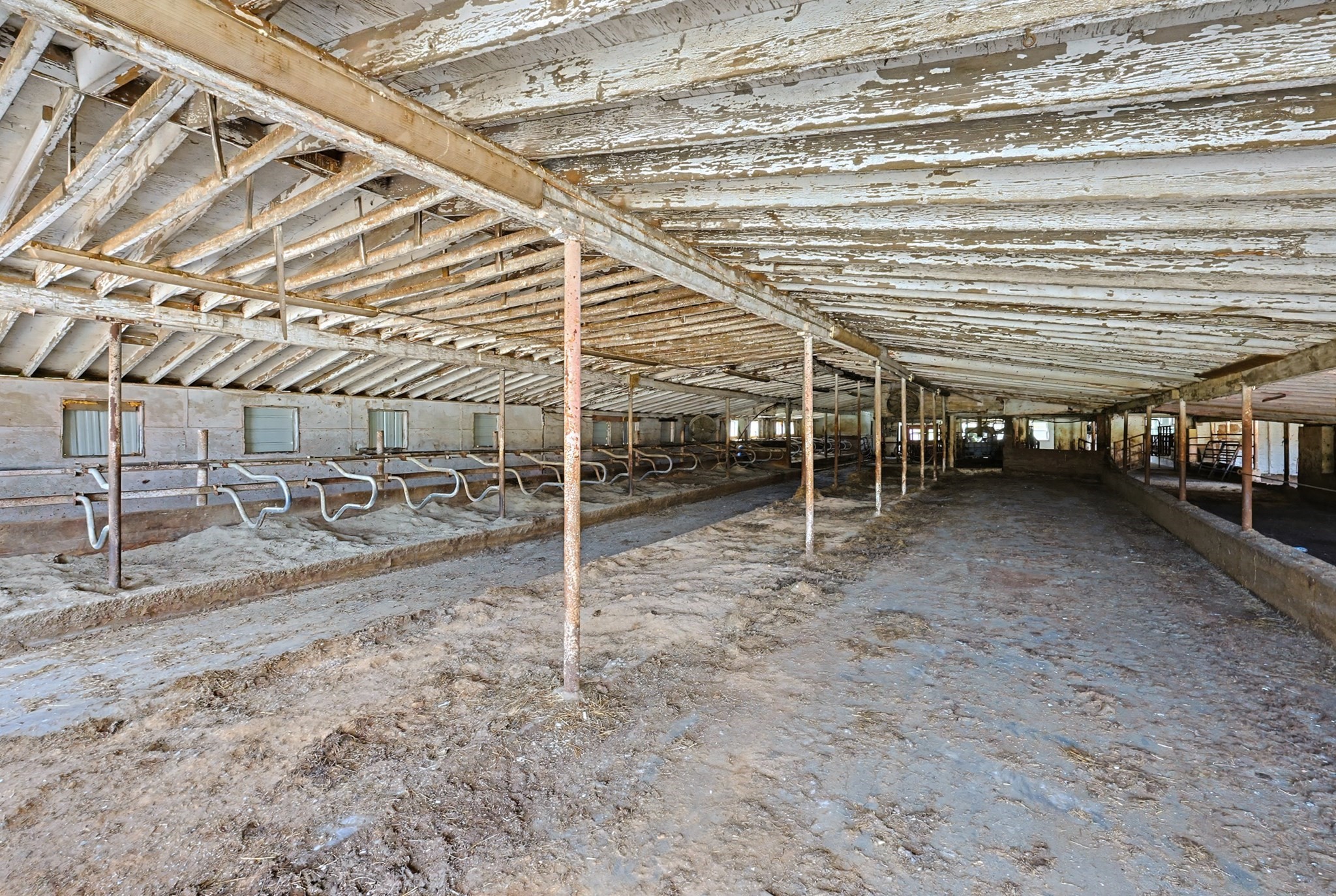 main property photo 35