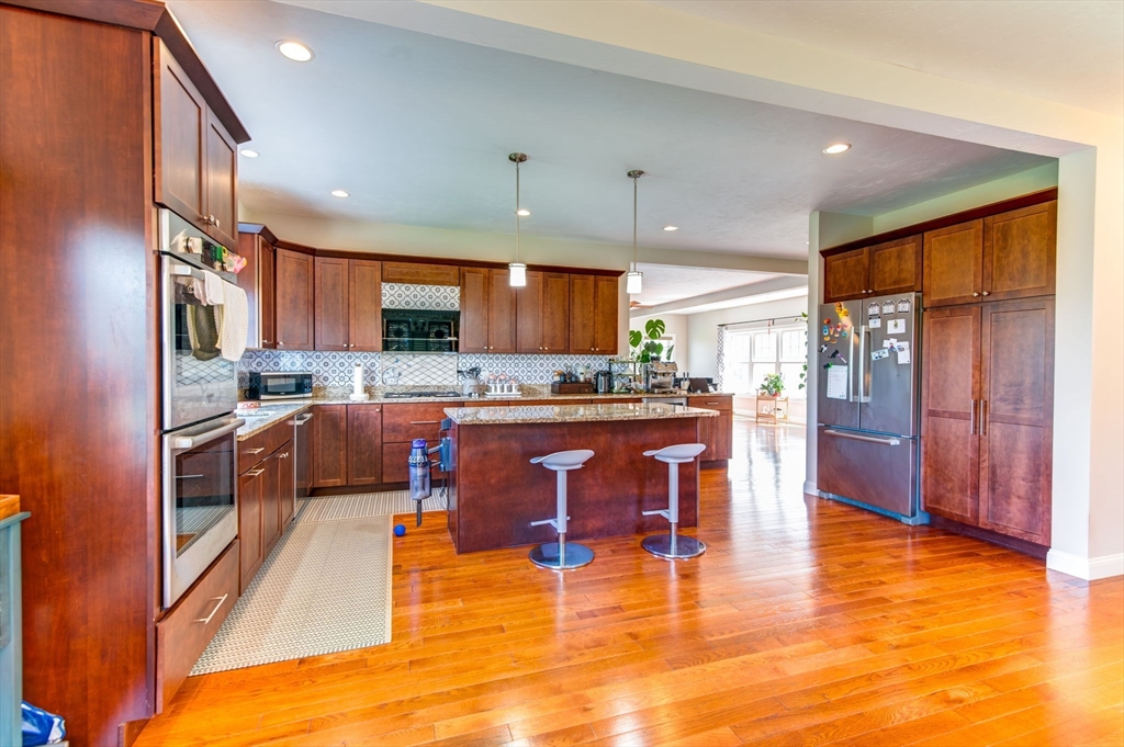 main property photo 9