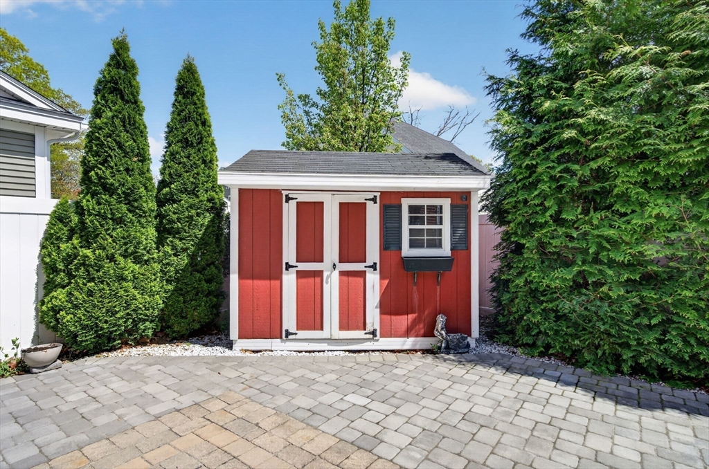 main property photo 29