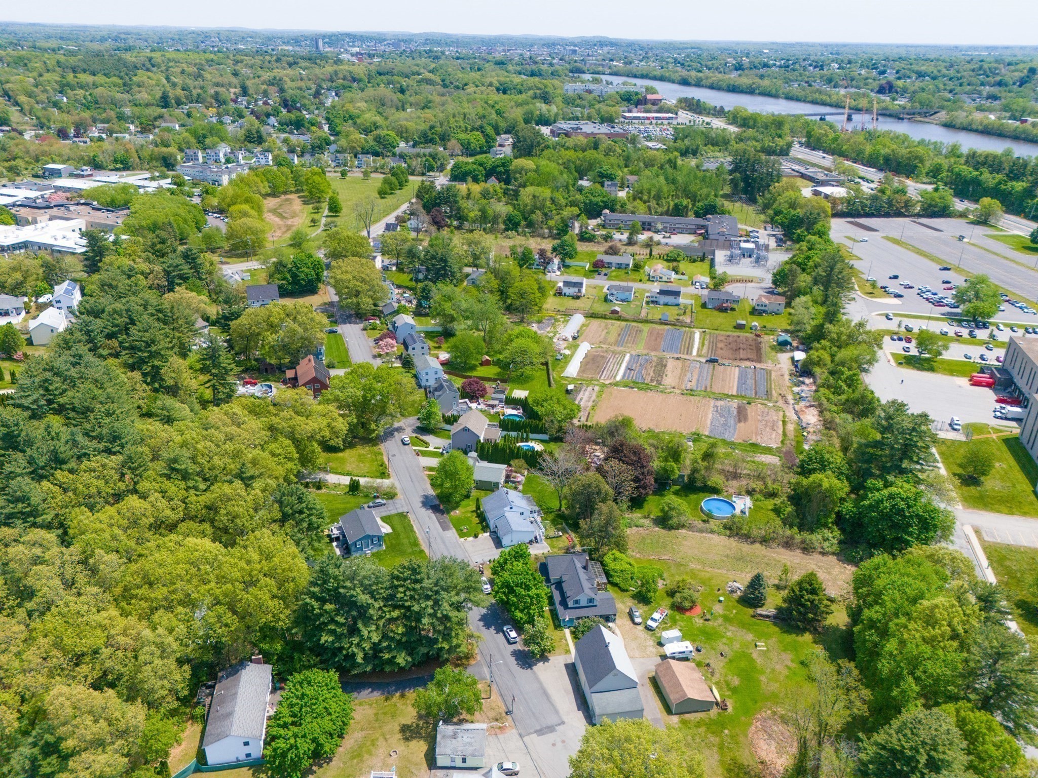 main property photo 40