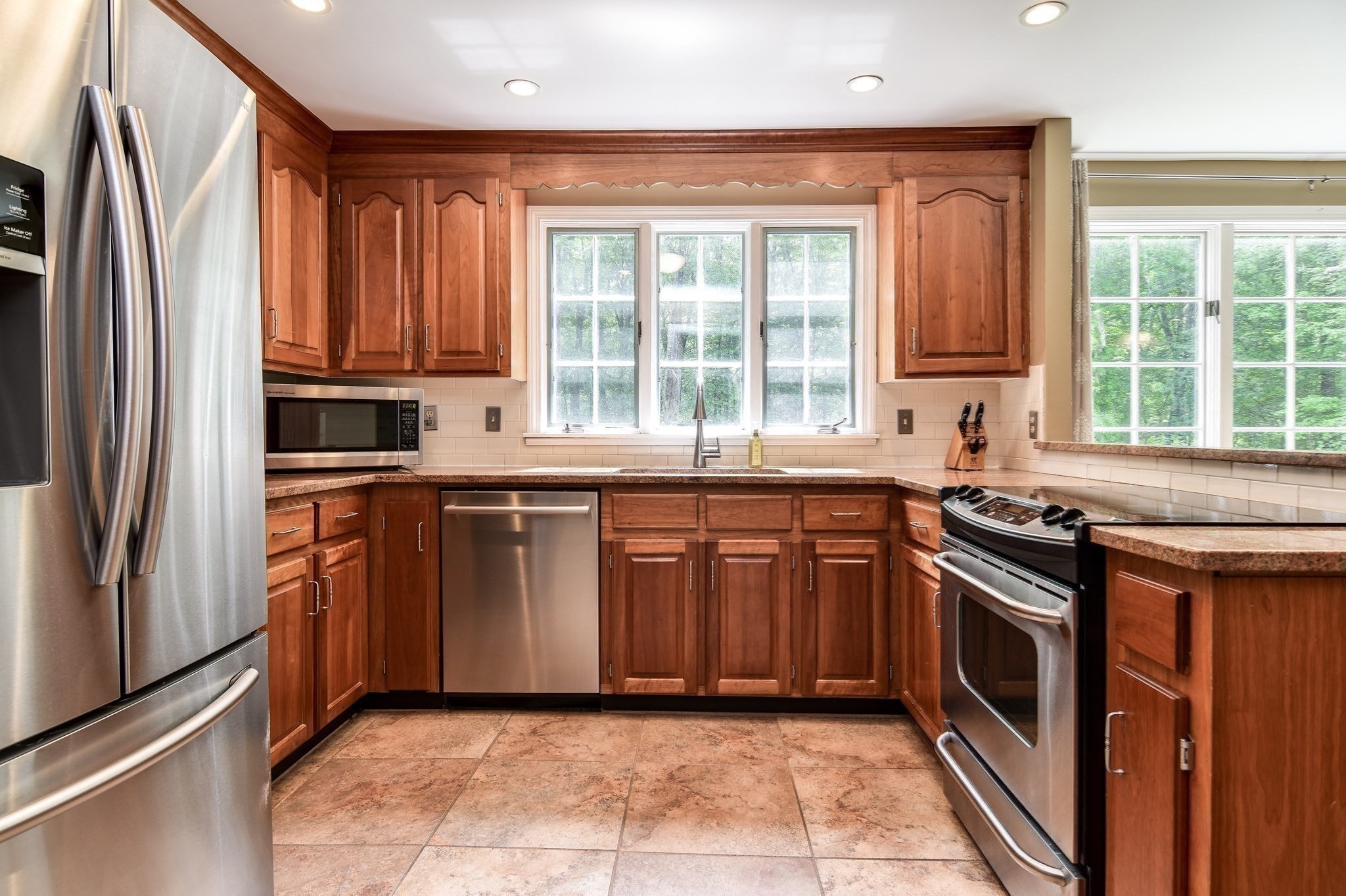 main property photo 11