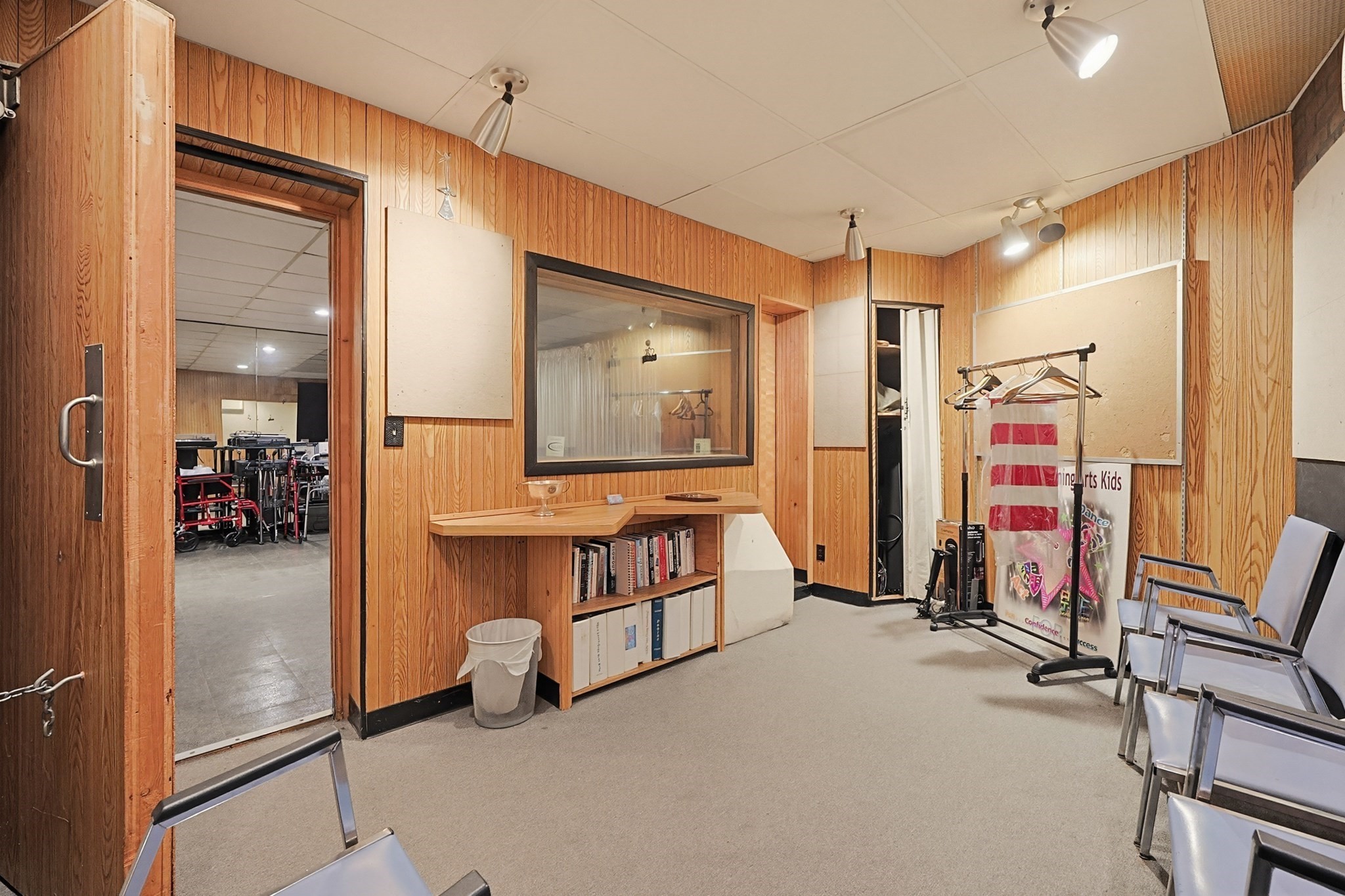 main property photo 24