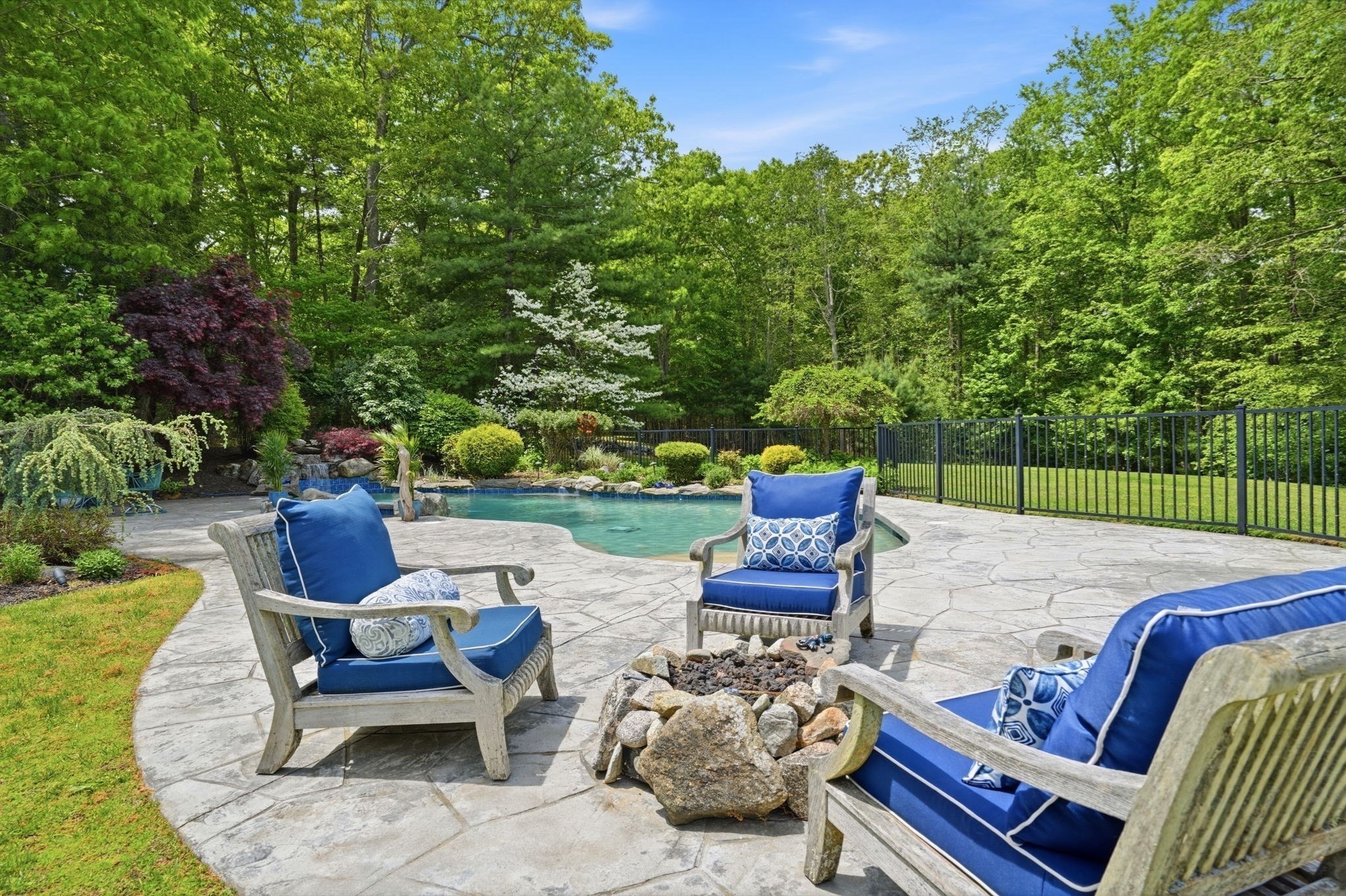 main property photo 32