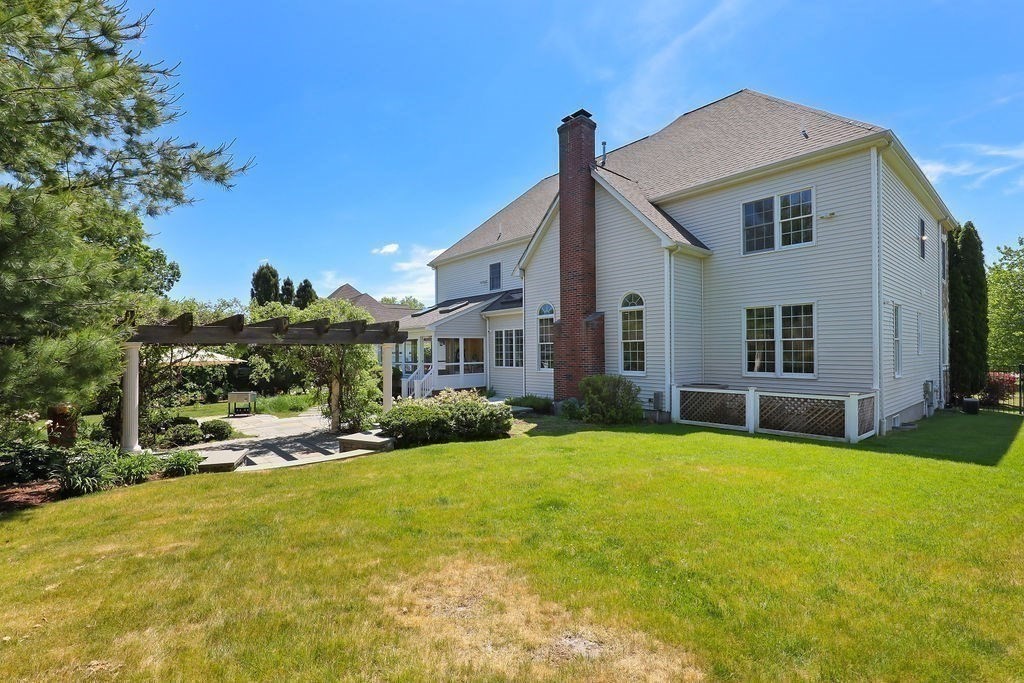 main property photo 32