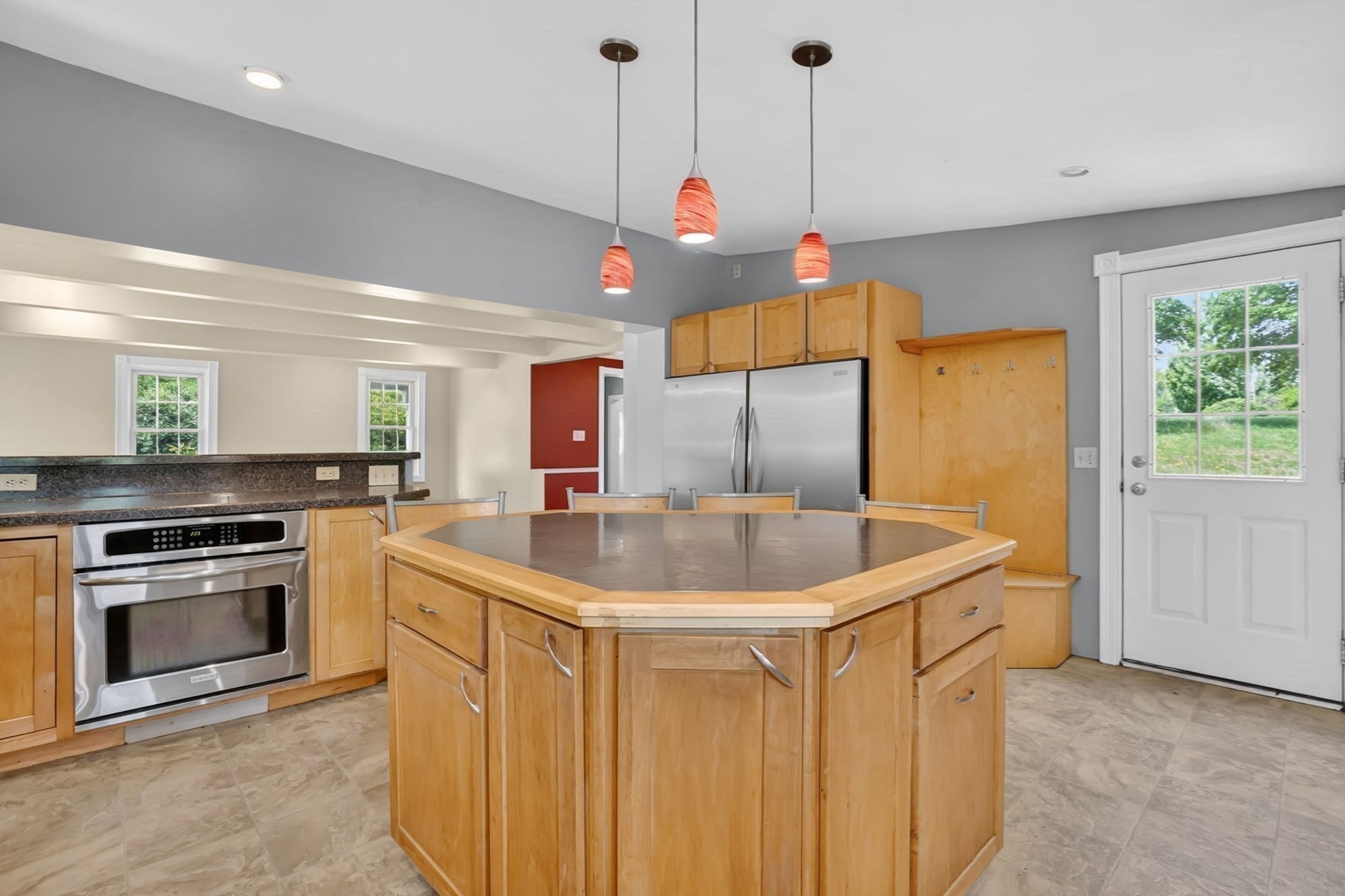 main property photo 4