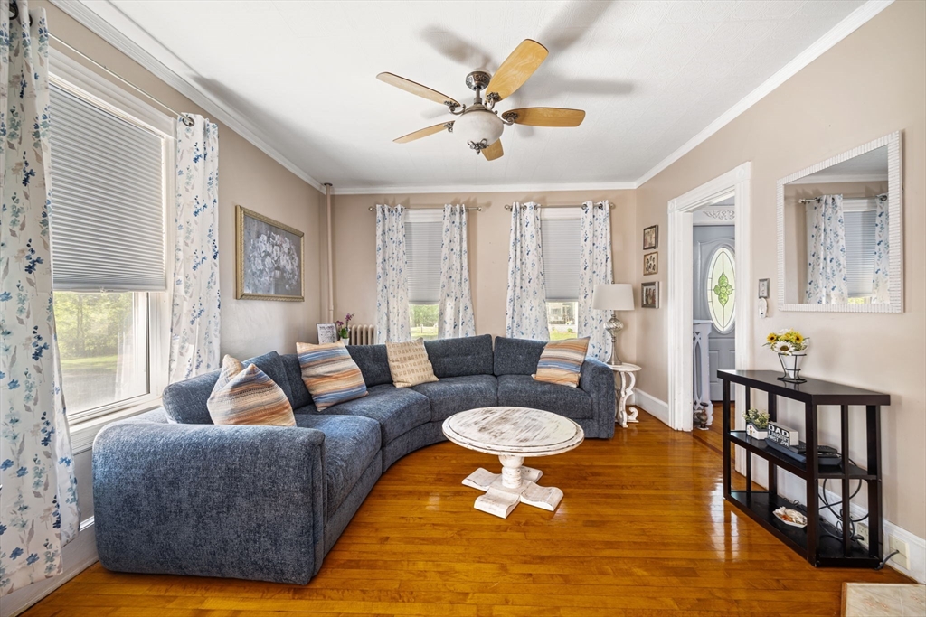 property viewer photo 6