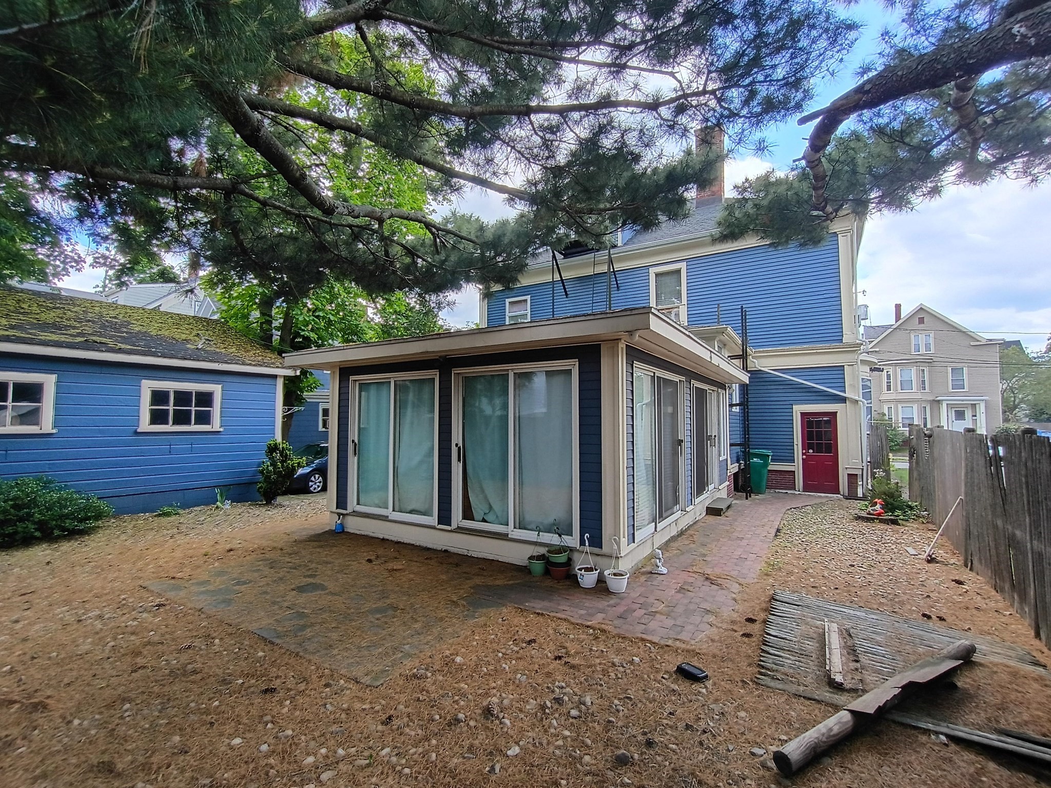 main property photo 11