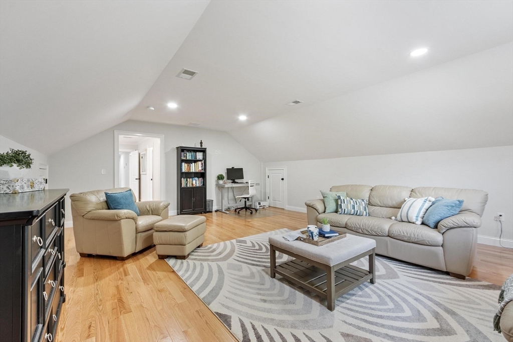 property viewer photo 24